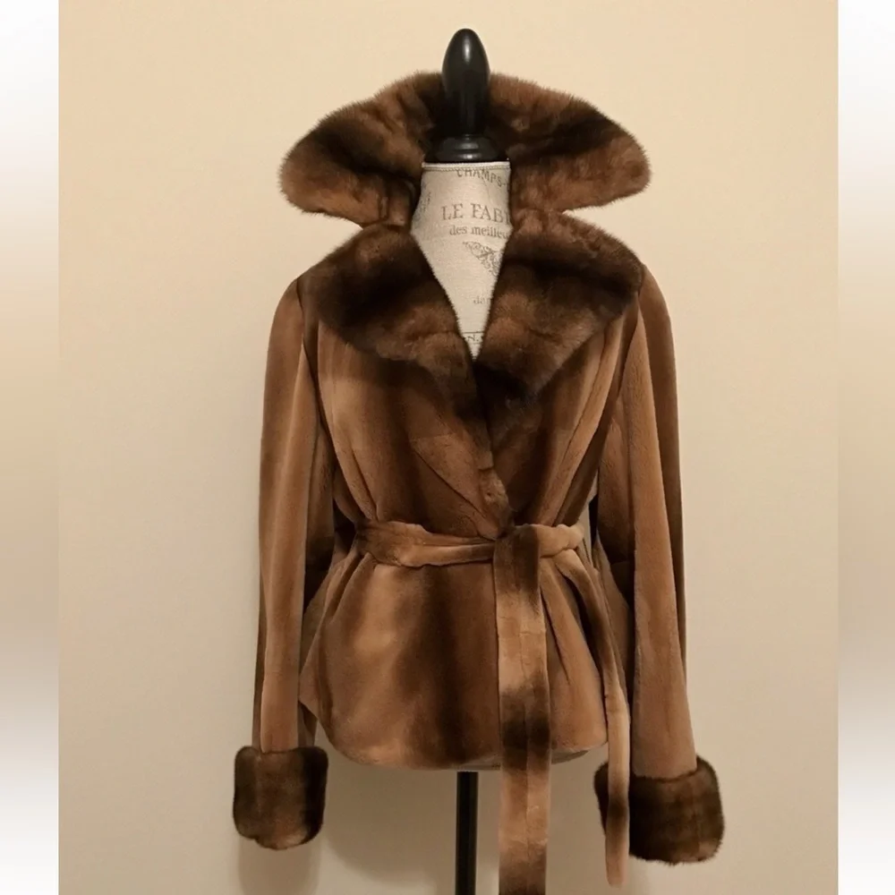 LIKE NEW Sable mink coat from Saks Fifth Avenue - Picture 3 of 8